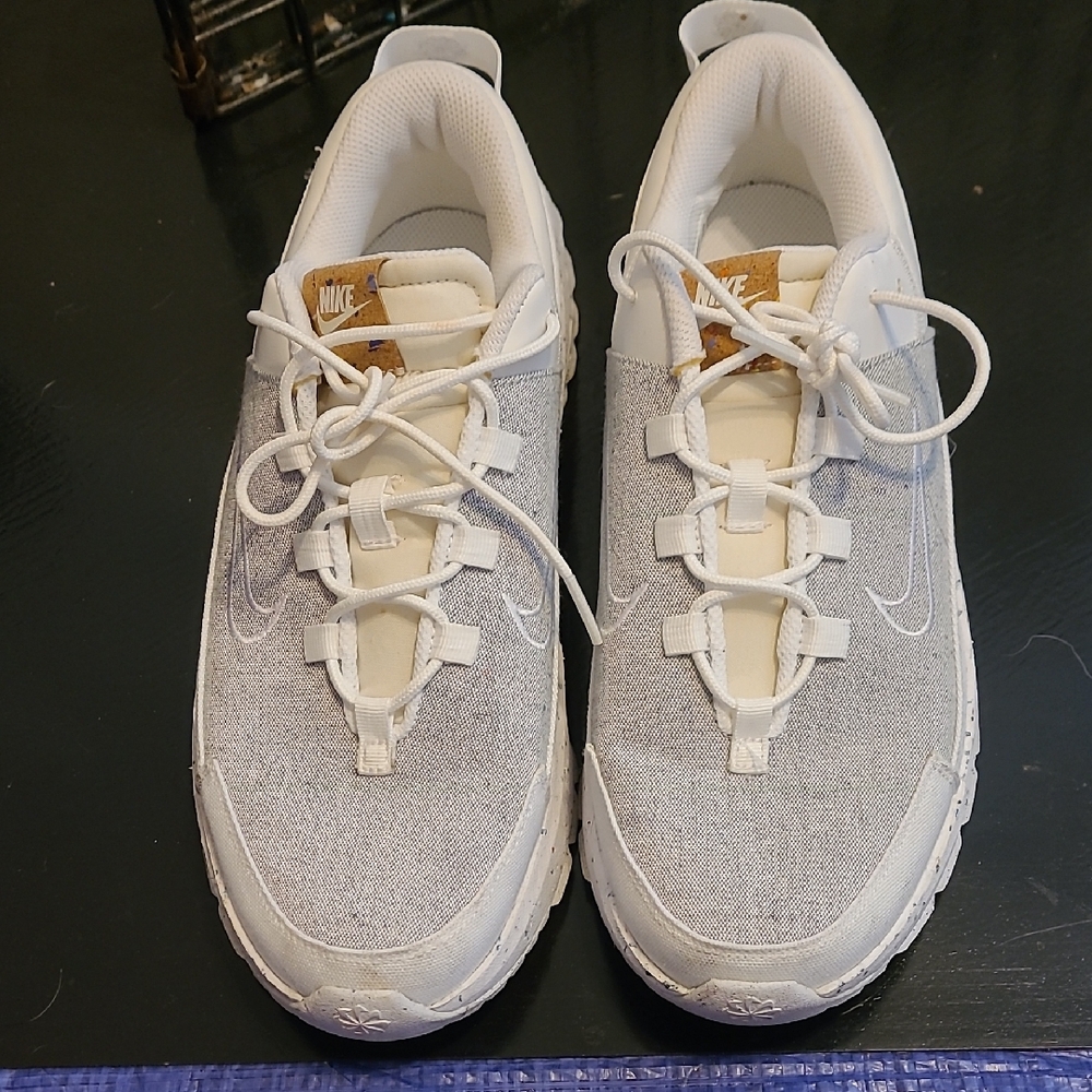 Nike Women's Light Gray and White Sneakers
